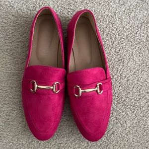 Like new hot pink flats with gold trim size 9